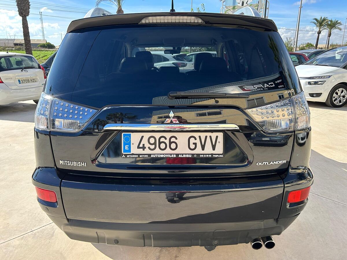 MITSUBISHI OUTLANDER 2.2 TDI AUTO 4X4 SPANISH LHD IN SPAIN 165000 MILES 7 SEATS 2010